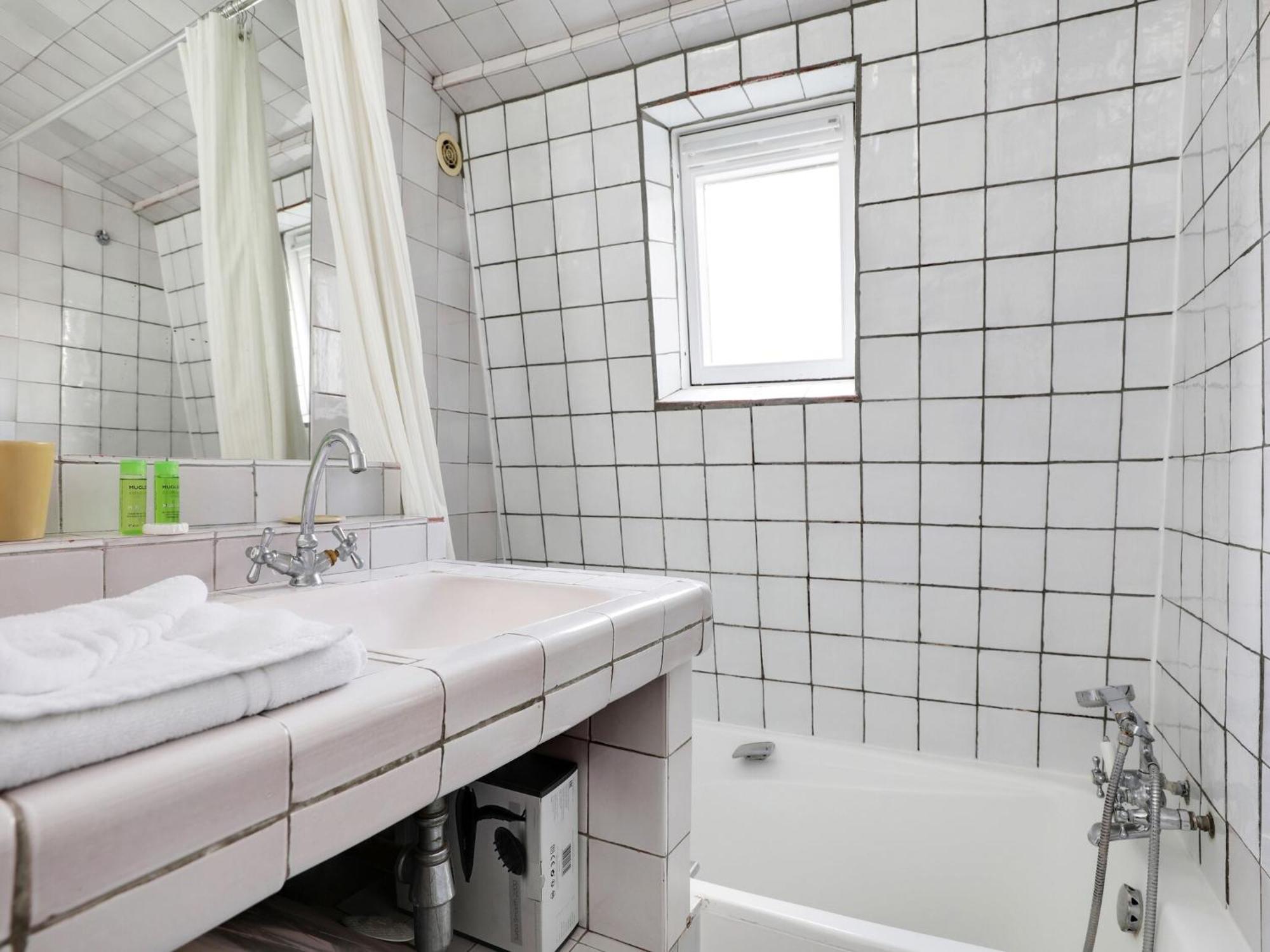 Cosy And Atypical Marais Balcony - 1 Bdr 2 P * Parijs
